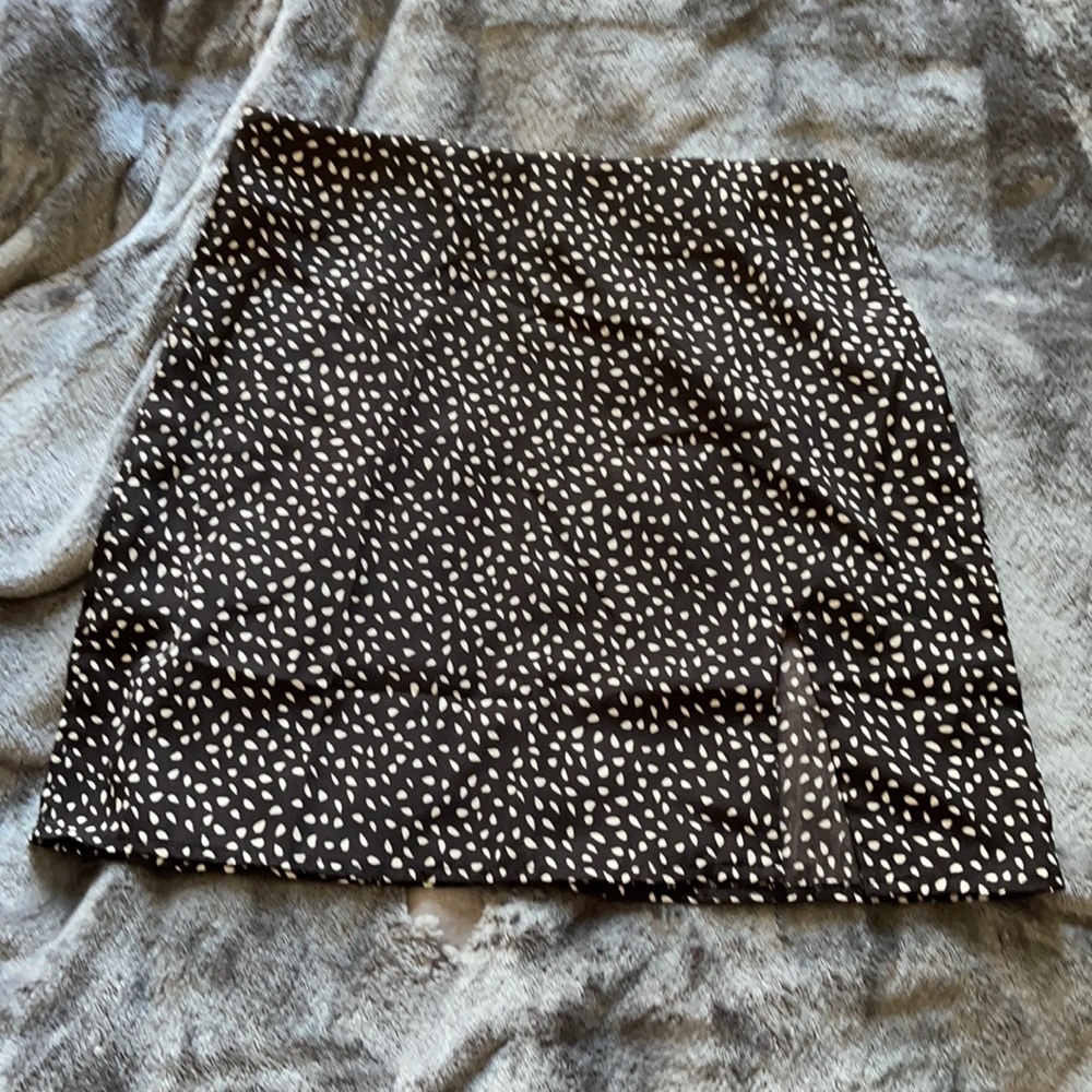 Women’s mini skirt with zipper in back and slit
